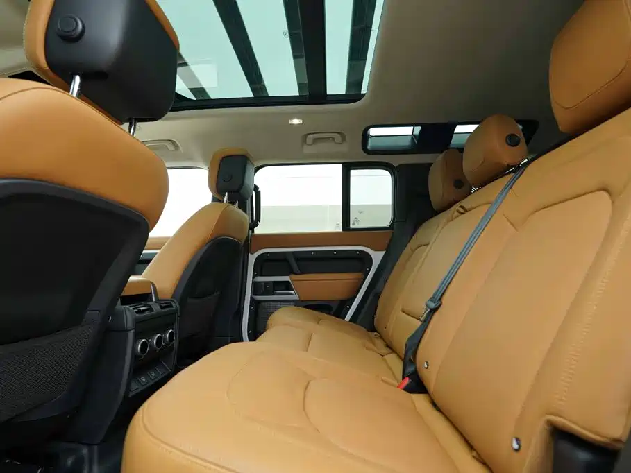 Land Rover Defender — миниатюра 20