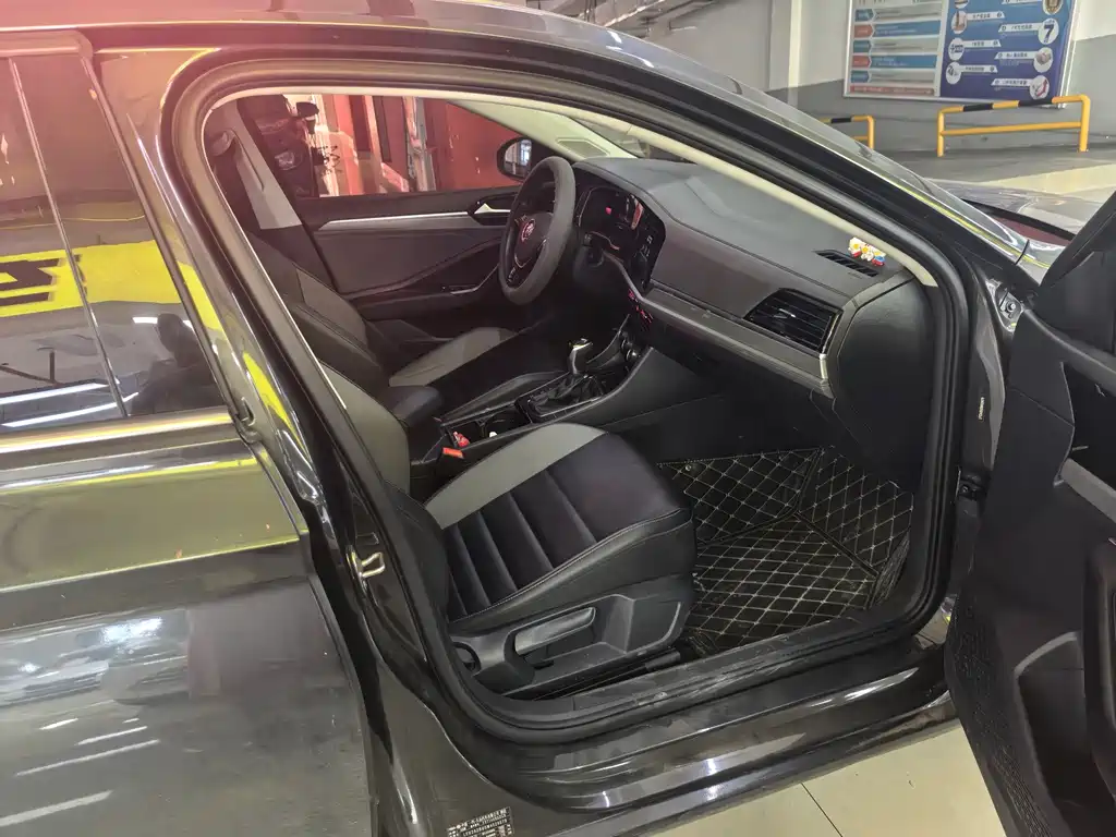 Volkswagen Sagitar — миниатюра 6