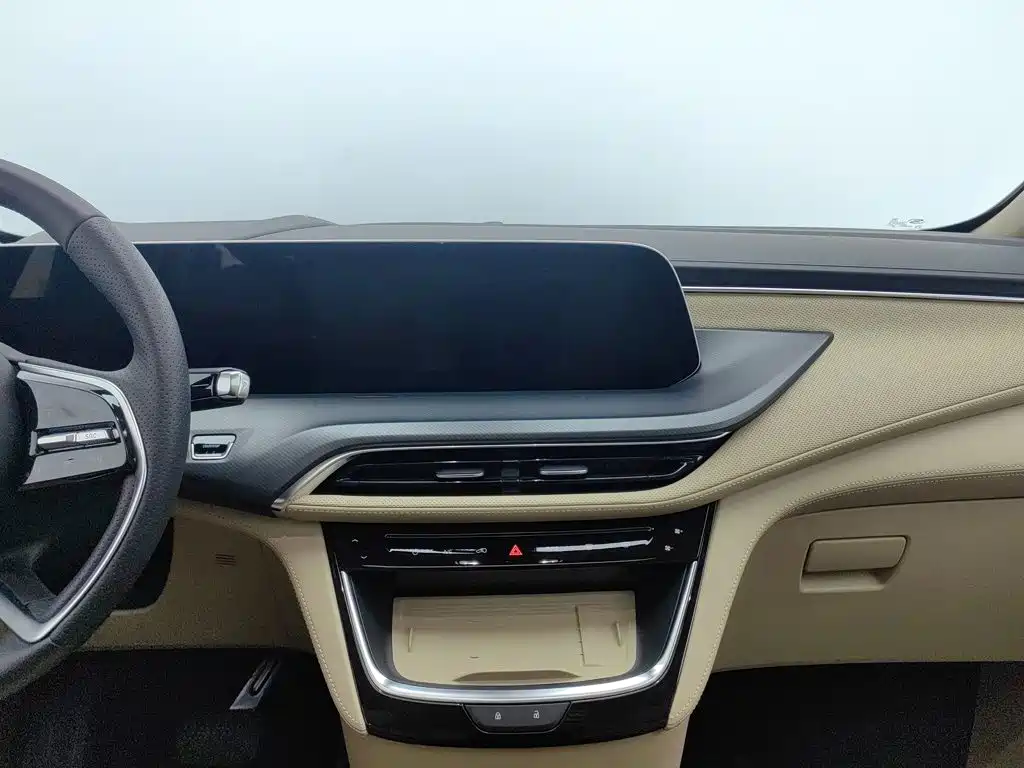 Buick GL8 Hybrid — миниатюра 12