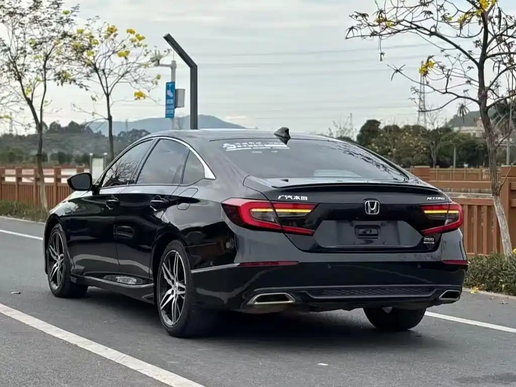 Honda Accord — миниатюра 8