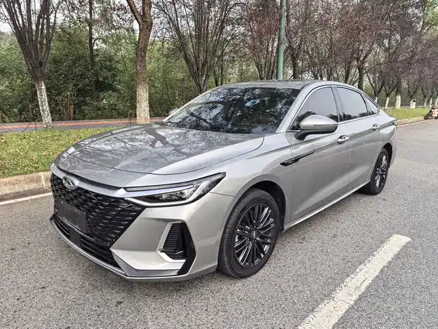 Chery Arrizo 8