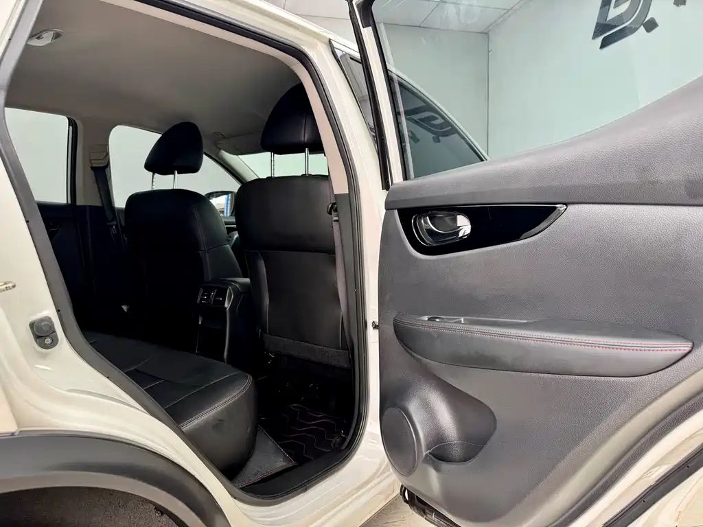 Nissan Qashqai — миниатюра 10