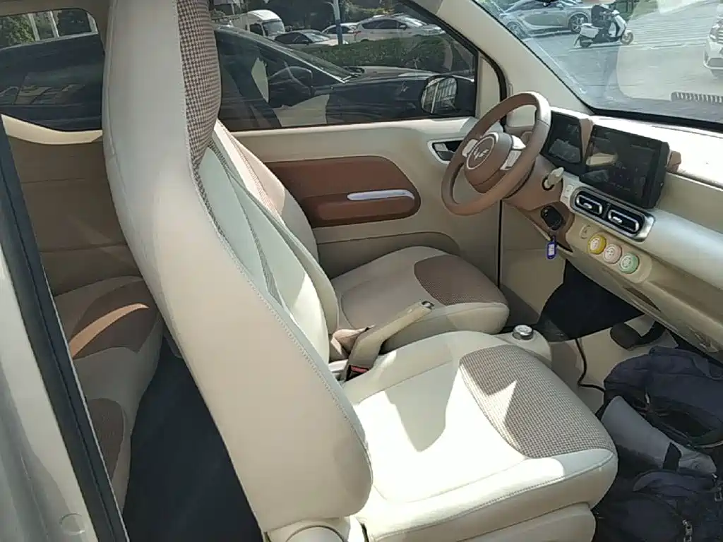 Wuling MINIEV — миниатюра 25