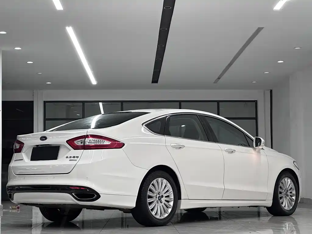 Ford Mondeo 2013 2.0L GTDi200 Luxury