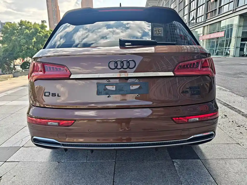 Audi Q5L — миниатюра 5