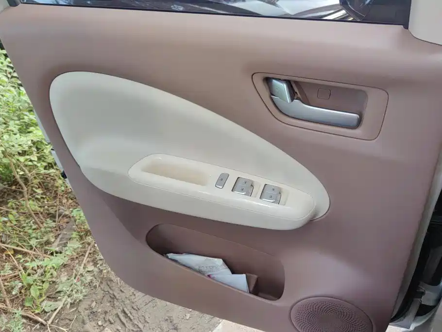 Wuling MINIEV — миниатюра 7