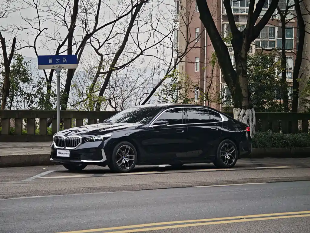 BMW I5