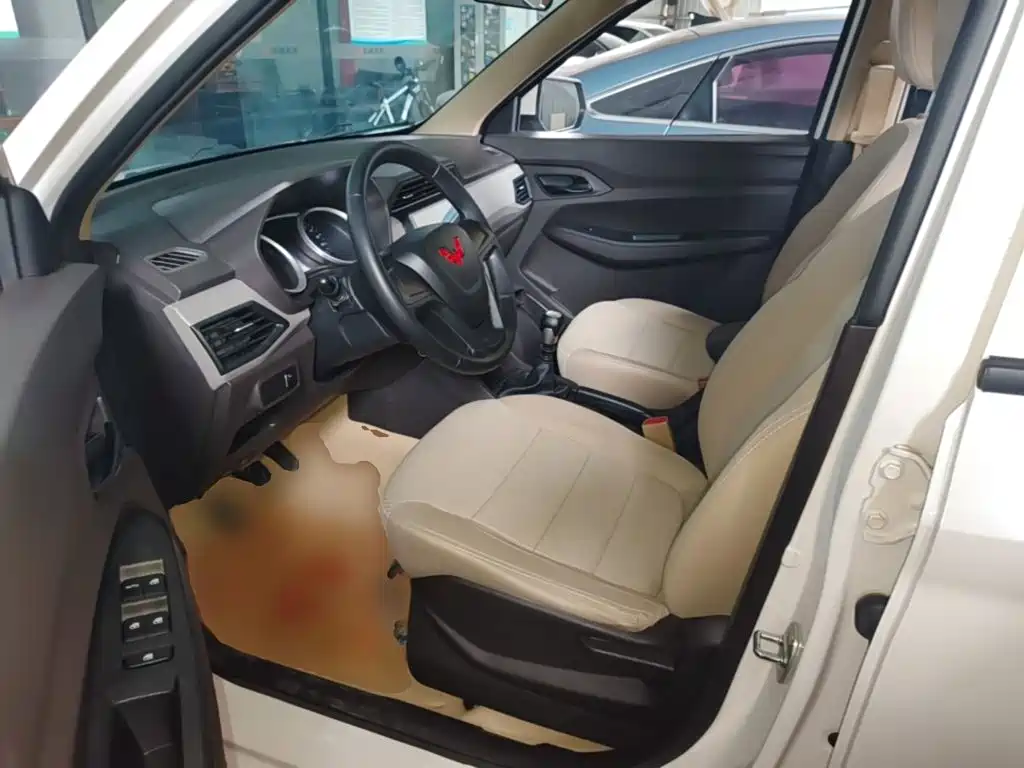 Wuling Hongguang — миниатюра 16