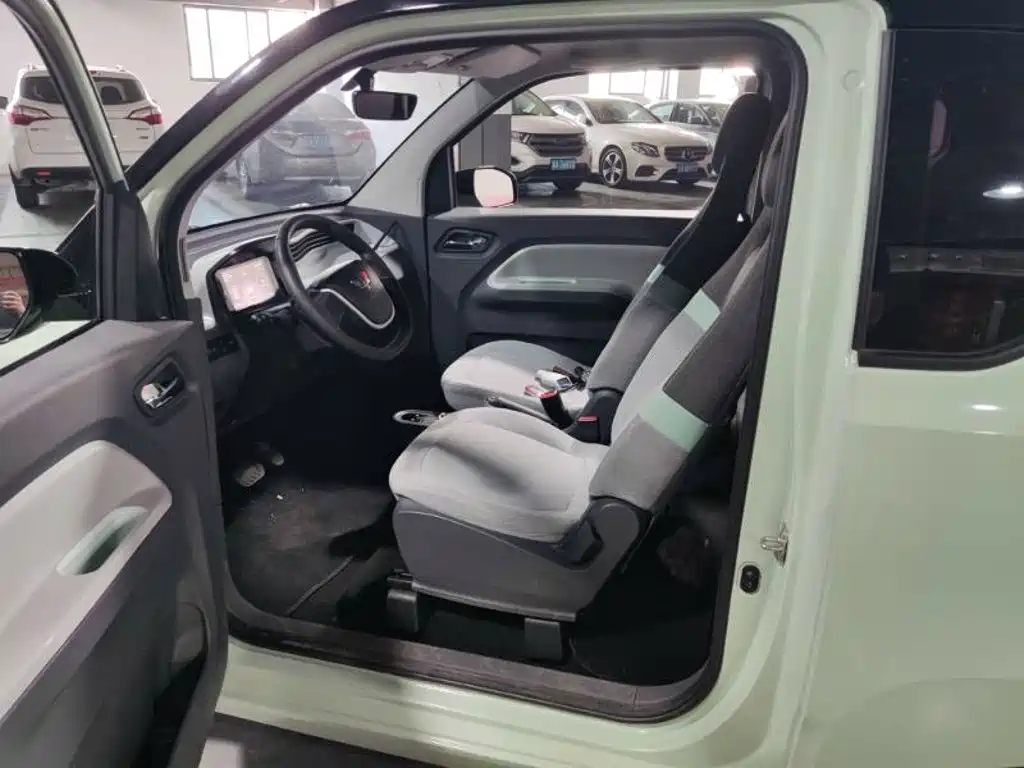 Wuling MINIEV — миниатюра 6