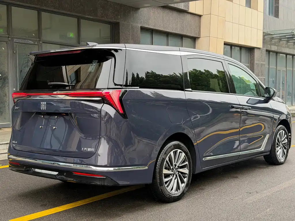 Buick GL8 Hybrid — миниатюра 4