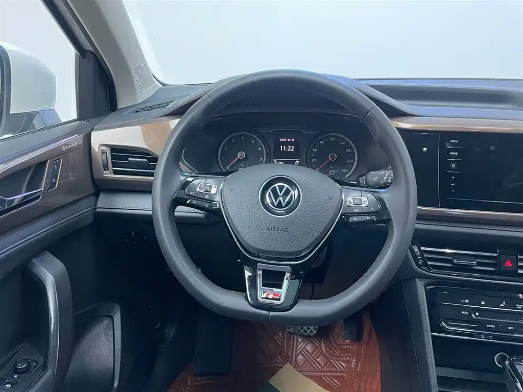 VOLKSWAGEN TUYUE