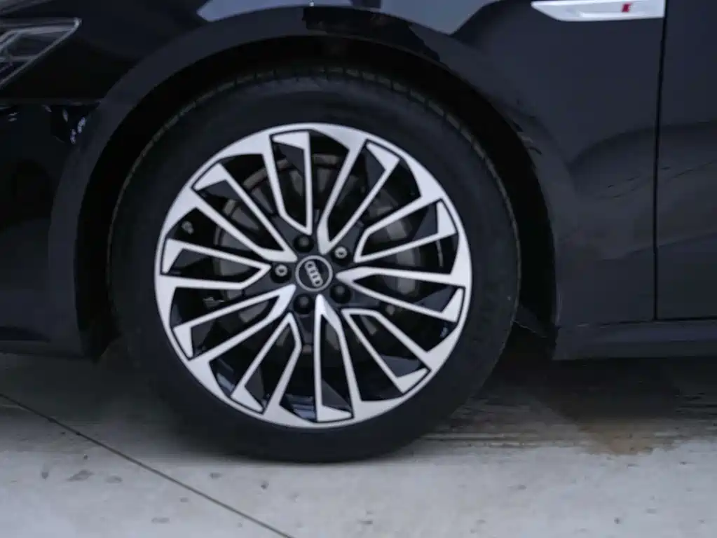 Audi A7L — миниатюра 10