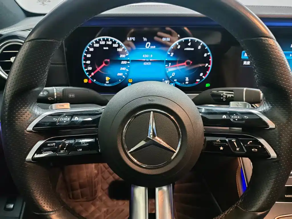 MERCEDES-BENZ E CLASS