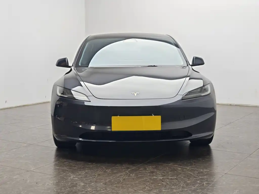 Tesla Model 3 — миниатюра 5