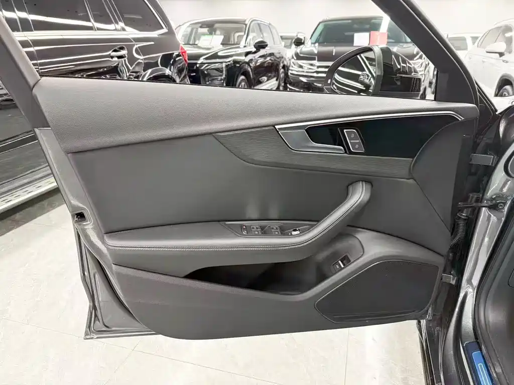 Audi A4L — миниатюра 10
