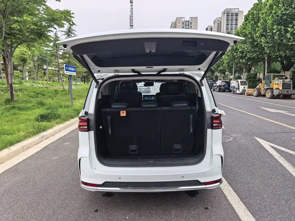 Roewe iMAX8 — миниатюра 17