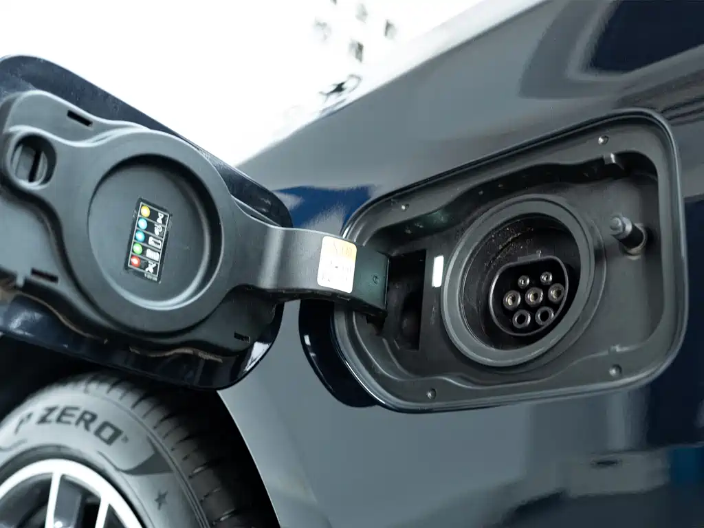 BMW 5 Series New Energy — миниатюра 16