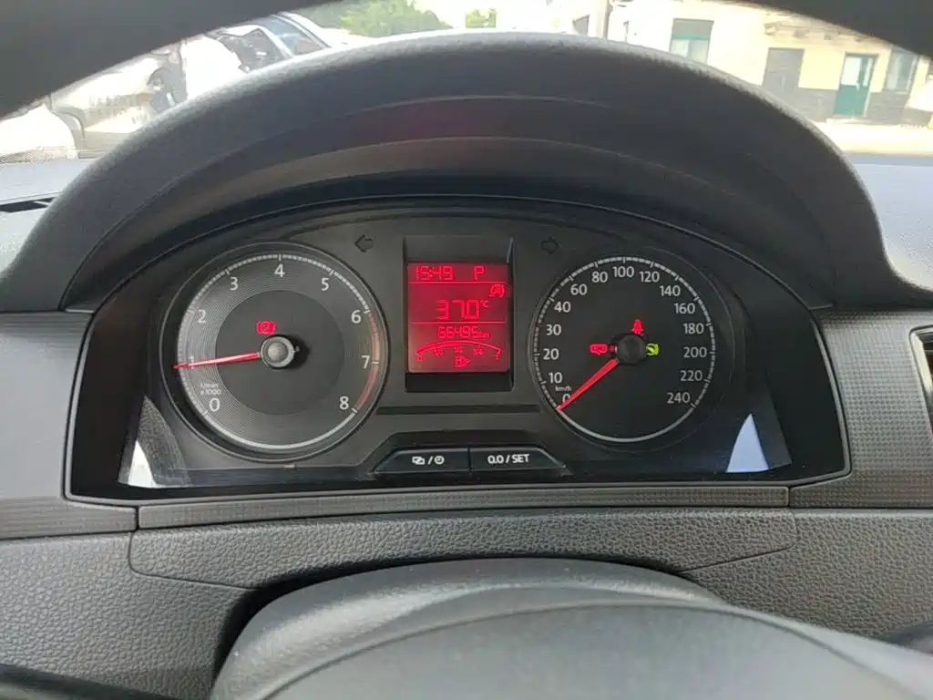Volkswagen Santana — миниатюра 12