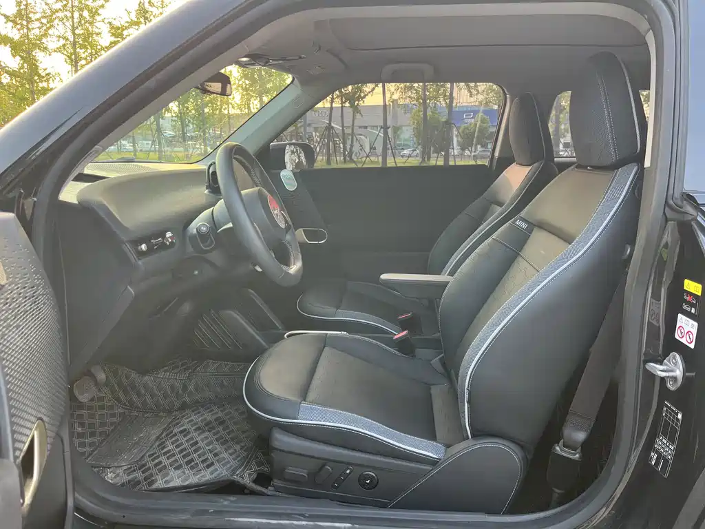 MINI MINI COOPER EV — миниатюра 6