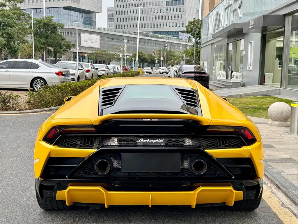 LAMBORGHINI HURACÁN