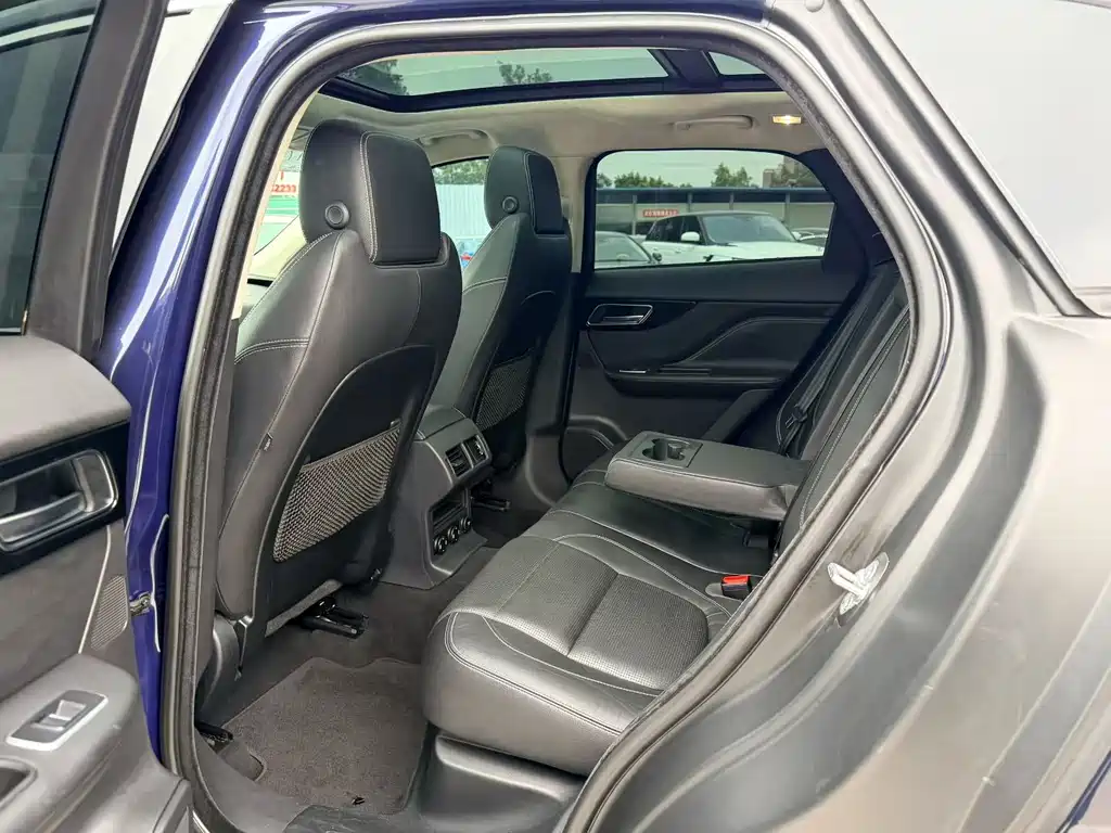 Jaguar F-PACE — миниатюра 5