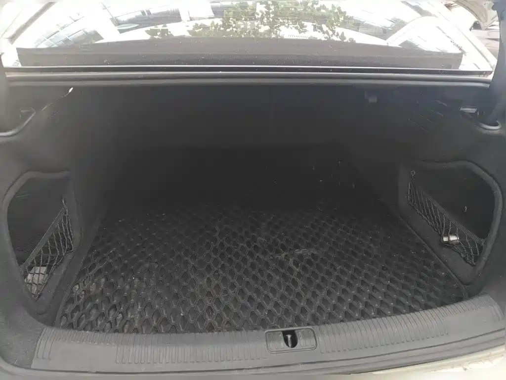 Audi A4L — миниатюра 10