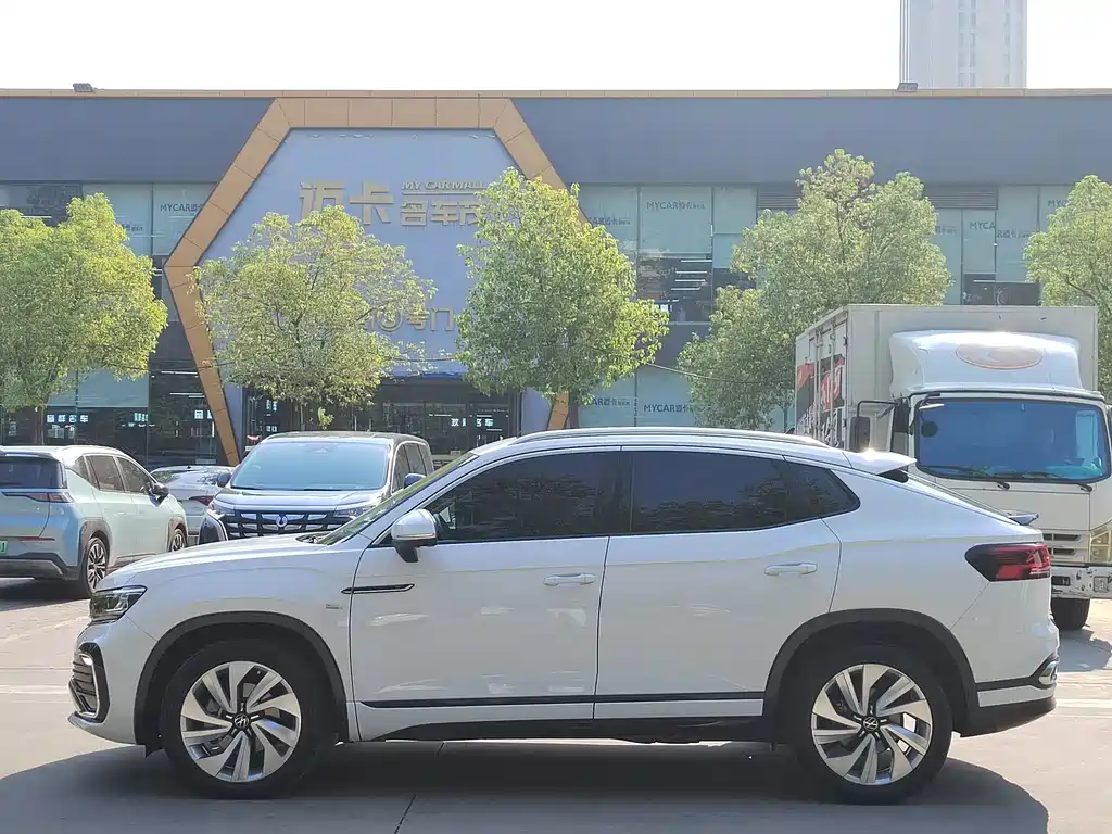 Volkswagen X — миниатюра 7