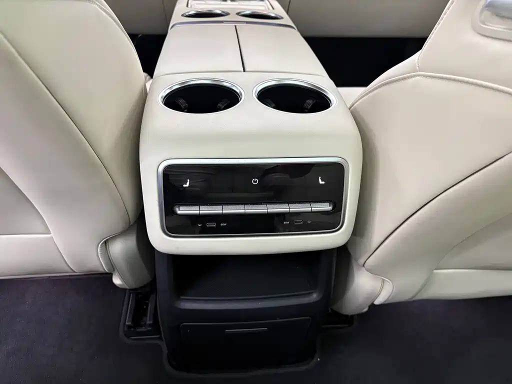 Li Auto Li L8 — миниатюра 11