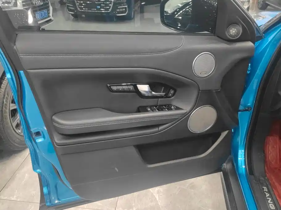 Land Rover Evoque — миниатюра 7