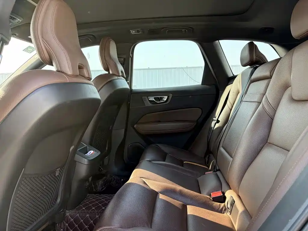 Volvo XC60 — миниатюра 12