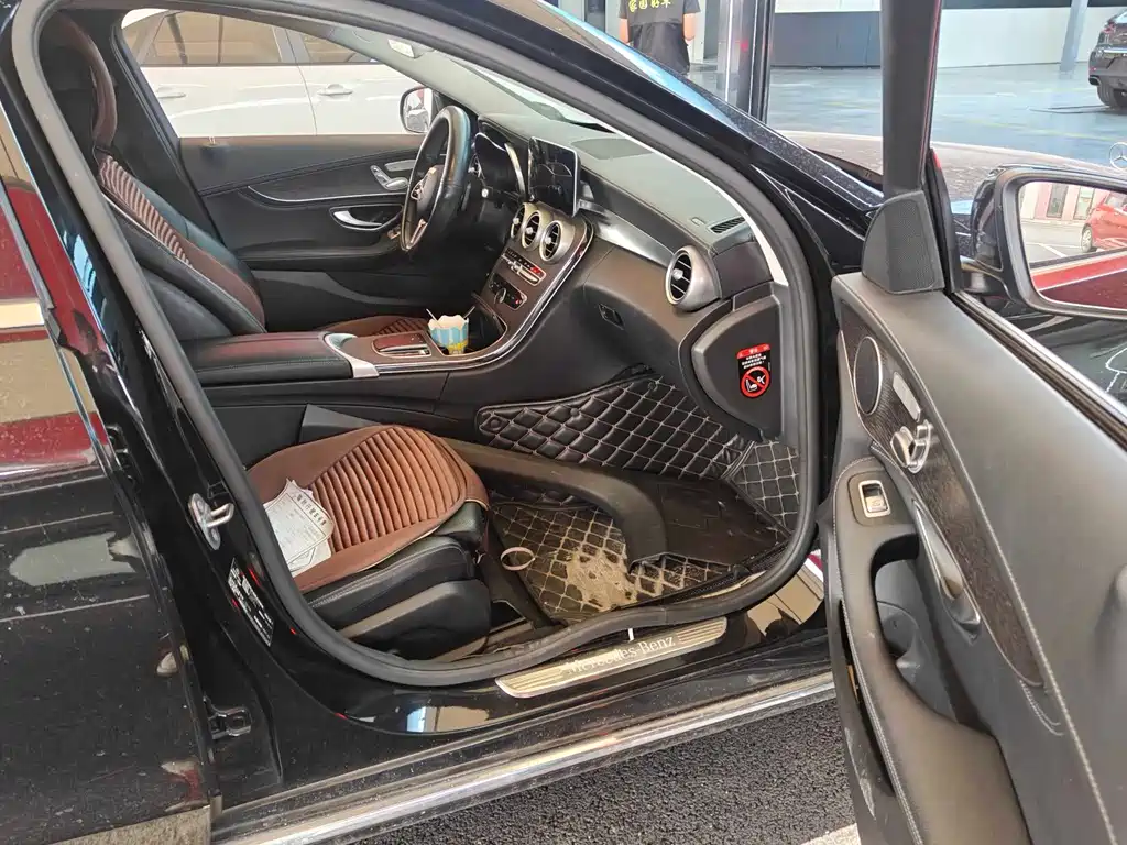 Mercedes-Benz C-Class — миниатюра 6