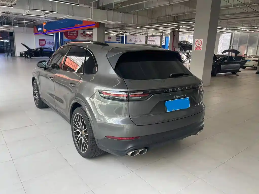 Porsche Cayenne — миниатюра 2