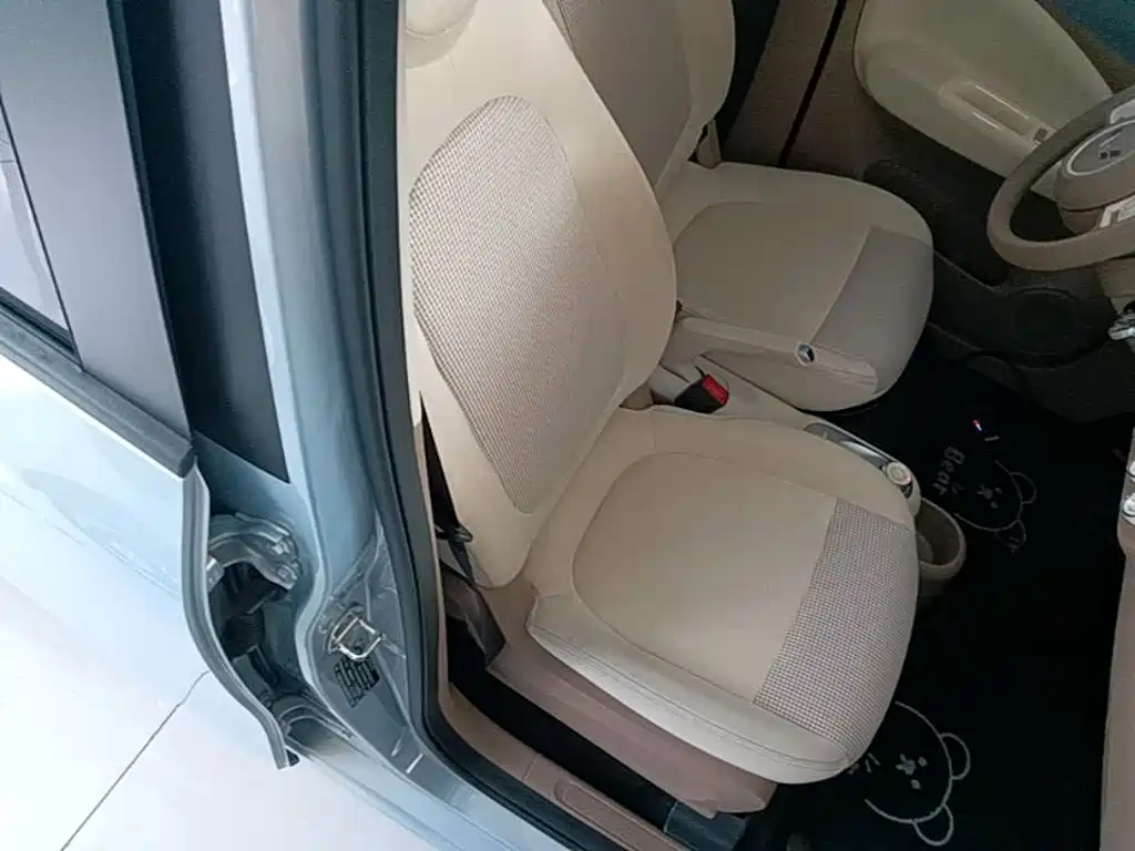 Wuling MINIEV — миниатюра 25