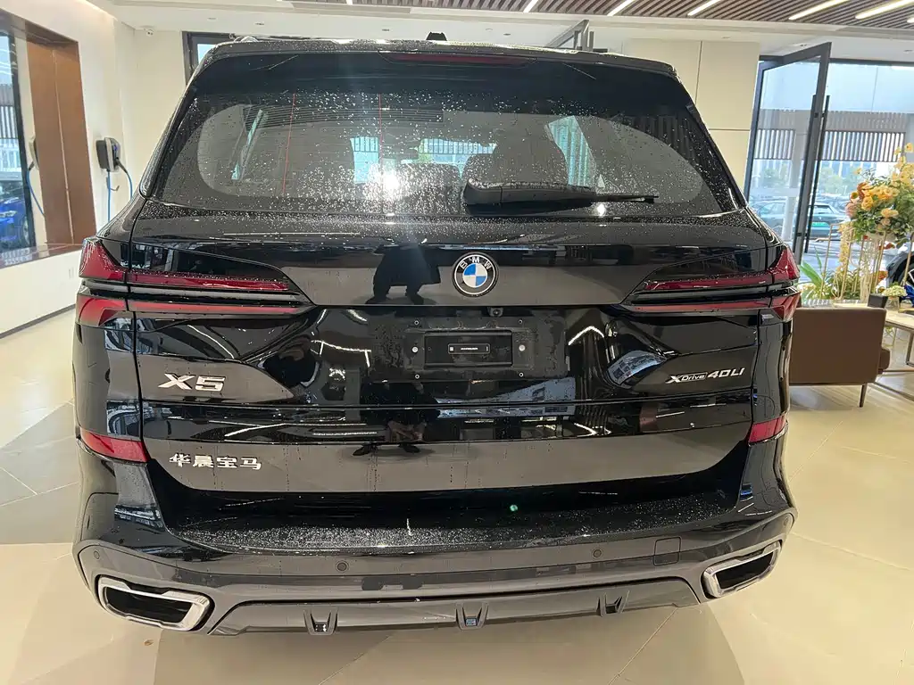 BMW X5 2025 xDrive 40Li M Sport