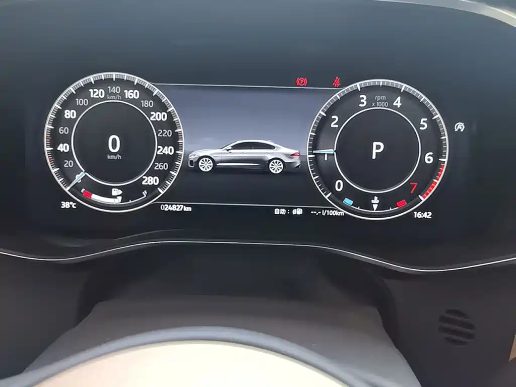 Jaguar XFL — миниатюра 7