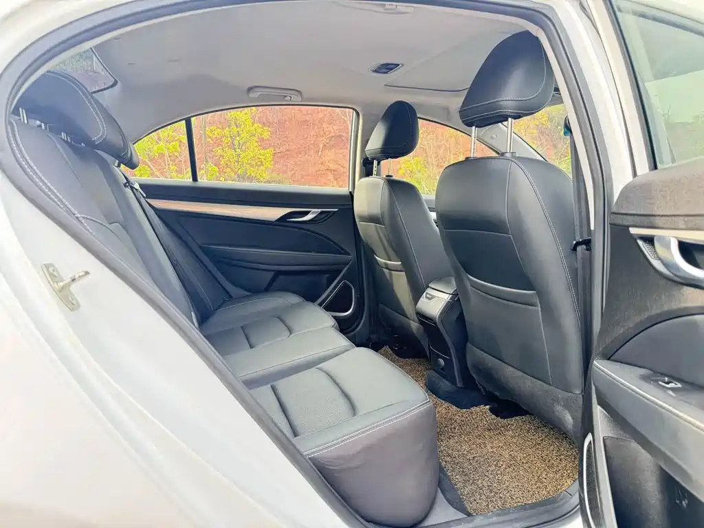 Geely Emgrand — миниатюра 9