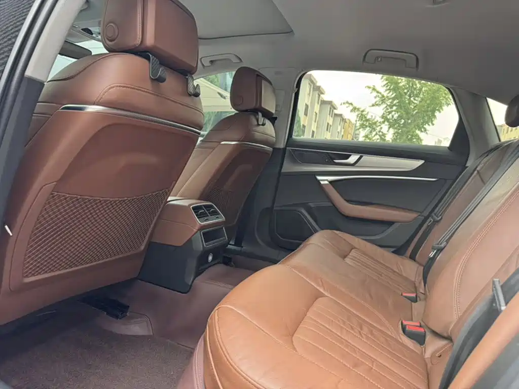 Audi A6L — миниатюра 10