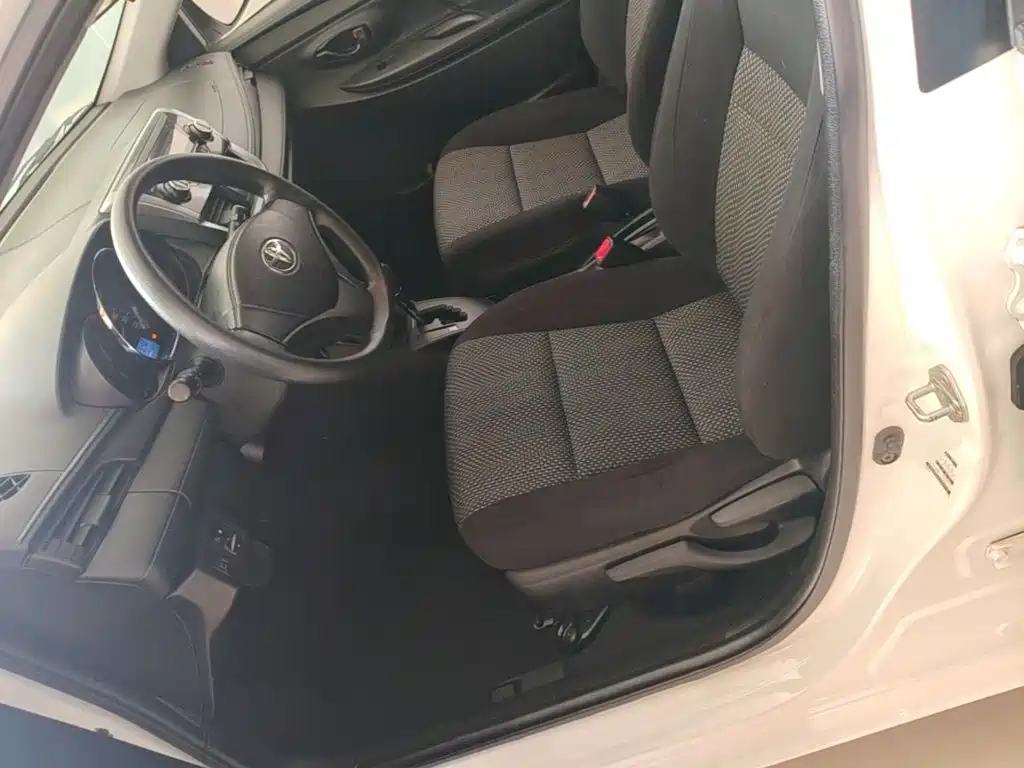Toyota Vios FS — миниатюра 15
