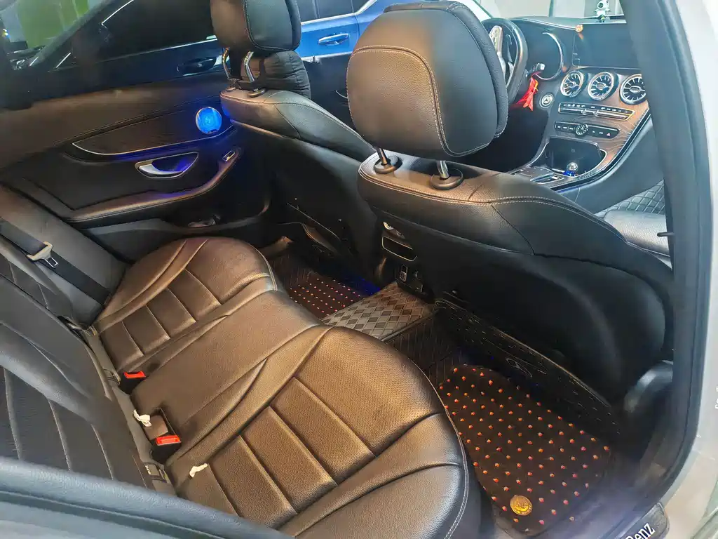 Mercedes-Benz C-Class — миниатюра 6