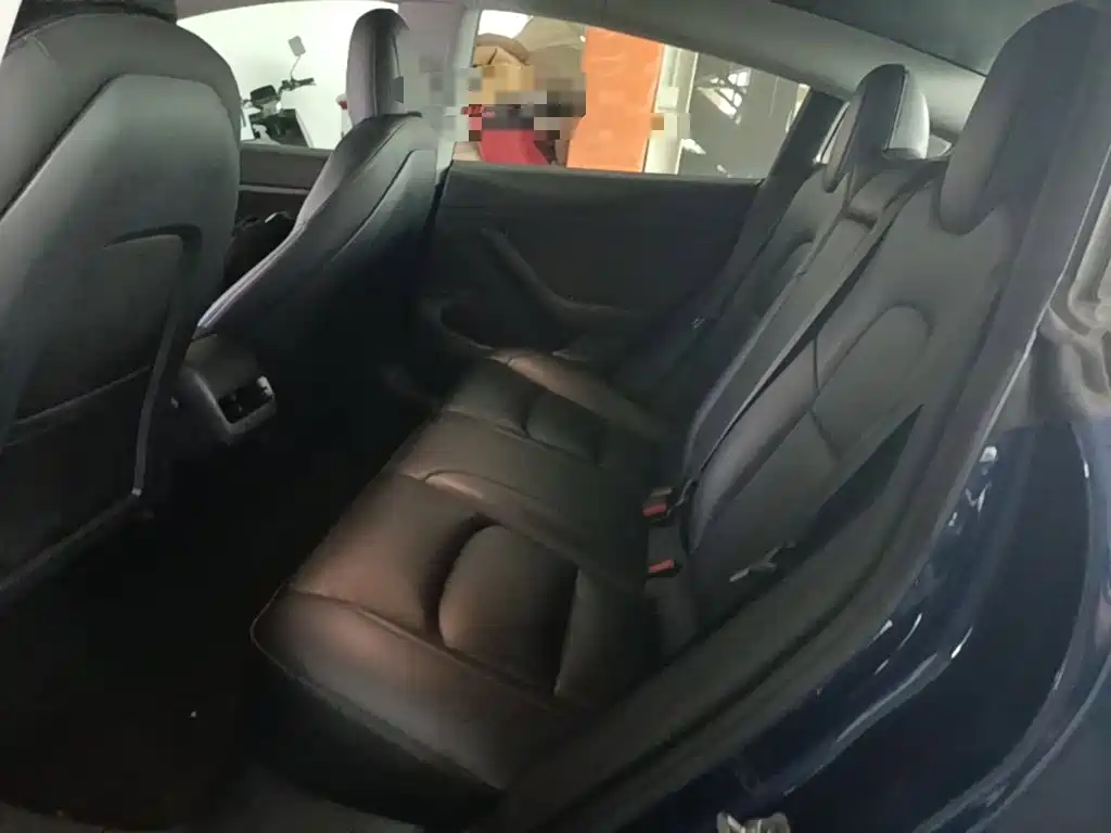 Tesla Model 3 — миниатюра 17