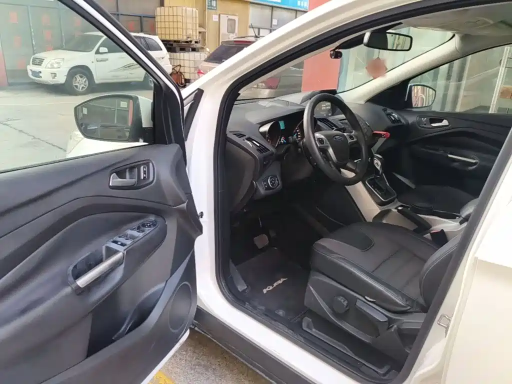 Ford Kuga — миниатюра 16