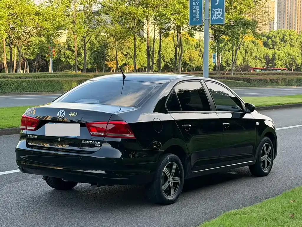 Volkswagen Santana — миниатюра 9