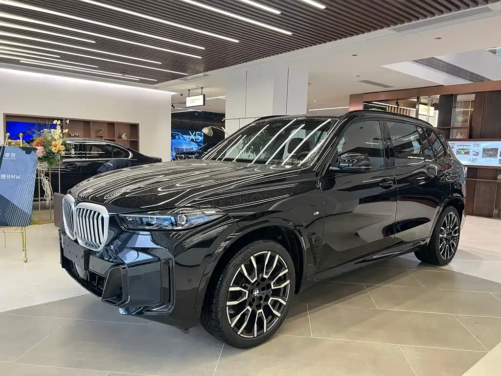 BMW X5 2025 xDrive 40Li M Sport
