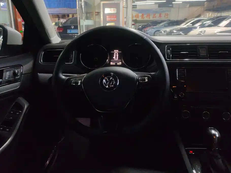 Volkswagen Sagitar — миниатюра 15