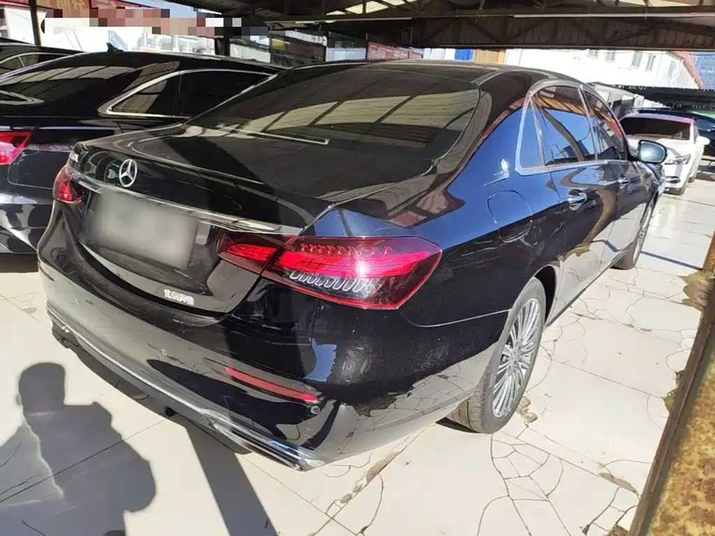 Mercedes-Benz E-Class — миниатюра 7