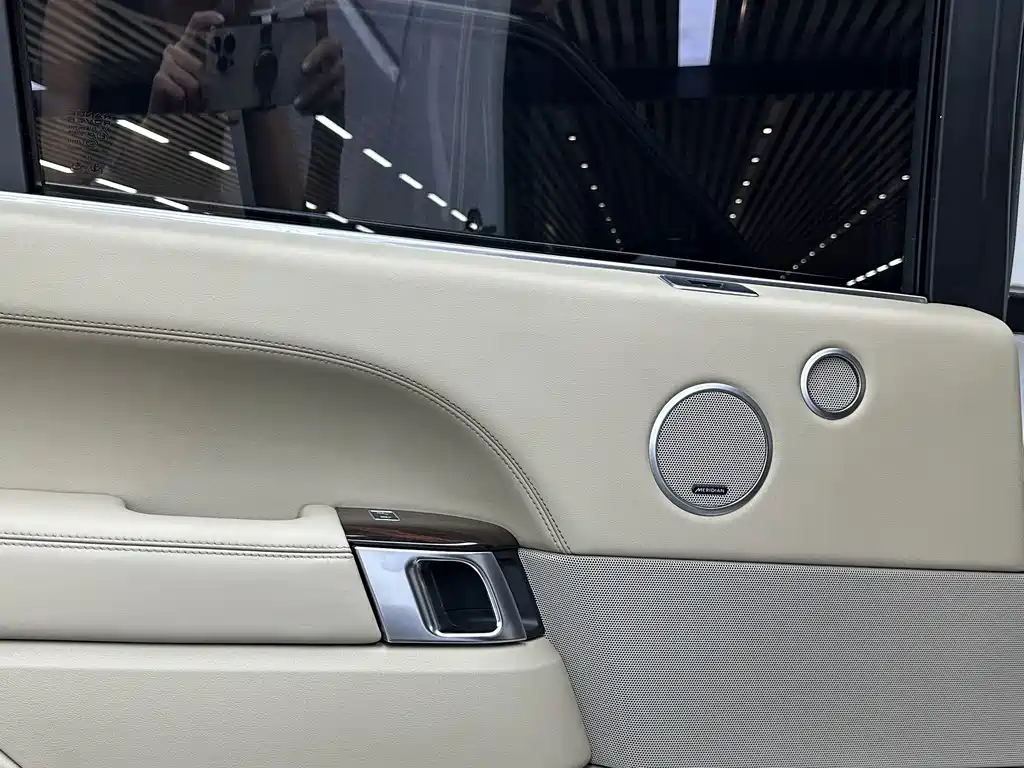 Land Rover Range Rover — миниатюра 11