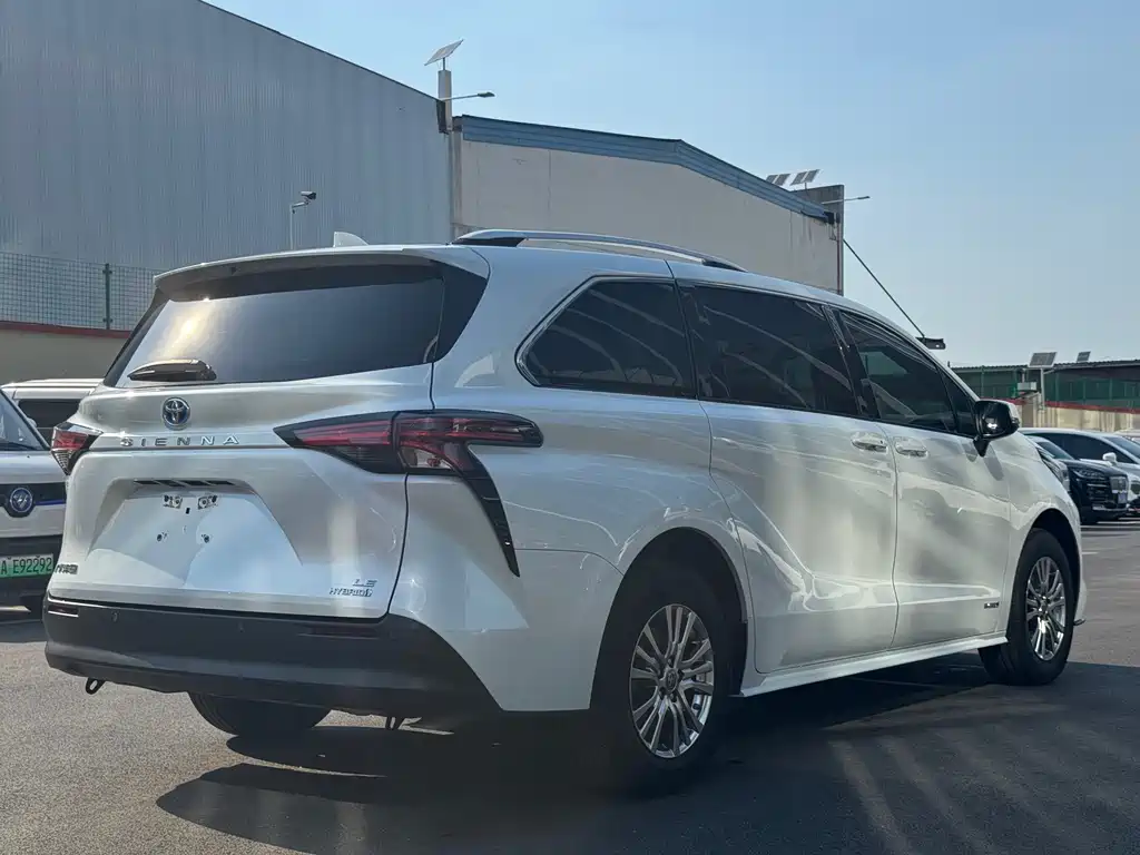 Toyota Sienna 2023 2.5L Comfort