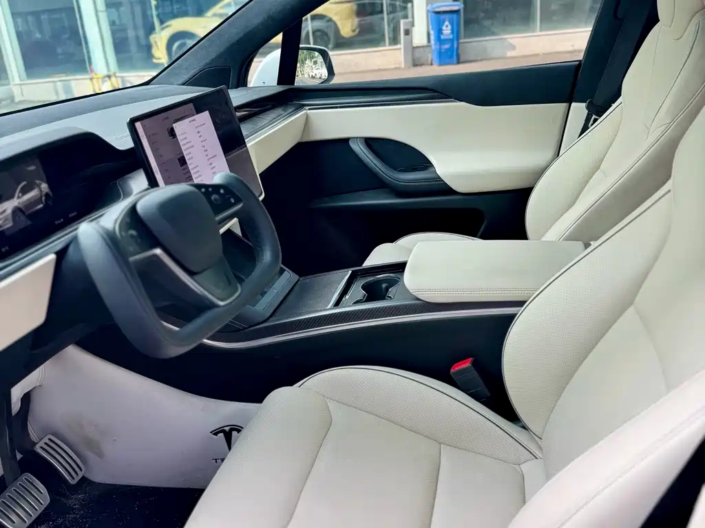 Tesla Model X 2023 Plaid