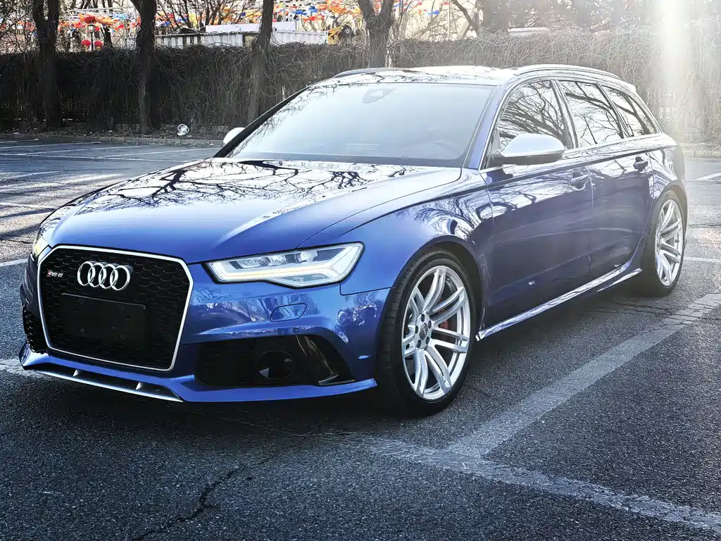 AUDI RS 6