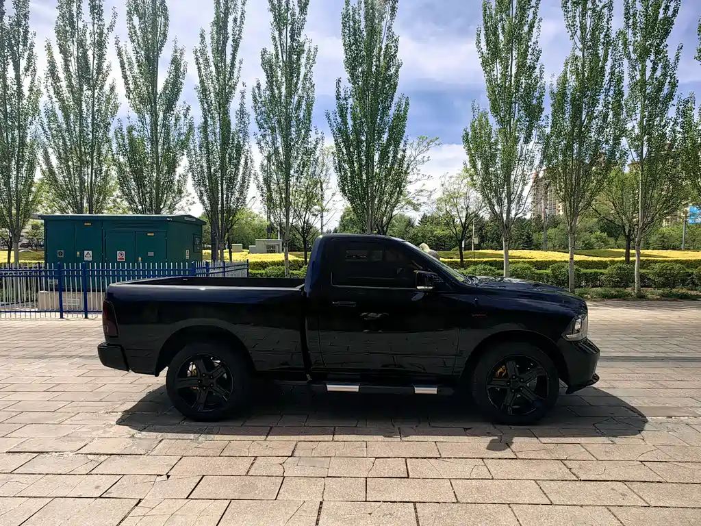 Ram Trucks 2015 5.7L AT